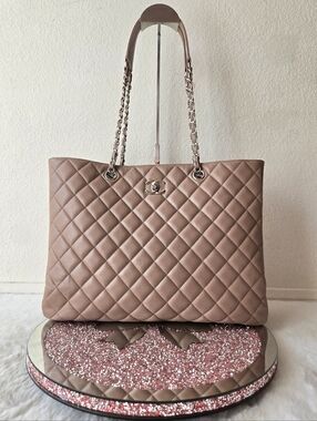 Chanel Classic CC Shopping Tote In  Quilted Caviar Leather Silver-tone Hardware